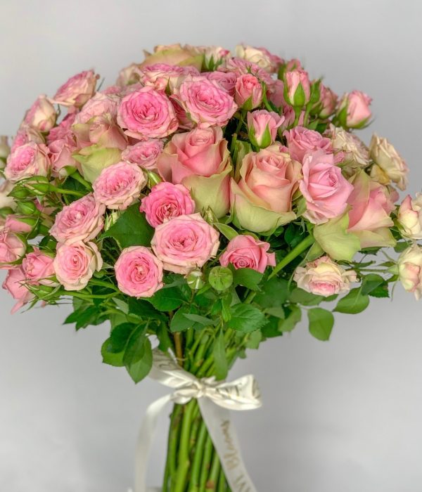Pink rose bouquet